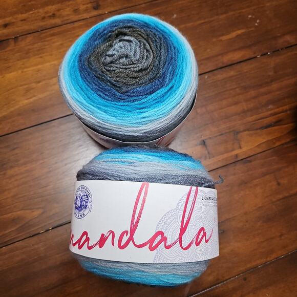 Lion Brand Mandala 2 cakes spirit - Picture 1 of 3
